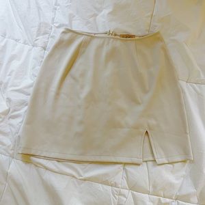 VRG GRL 90’s Cream Mini skirt with slit